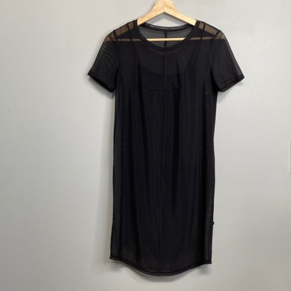 ❗️SOLD❗️2018 Lululemon Black Mesh Short Sleeve Mini Ready To Reach Dress Size 6 - Picture 3 of 8
